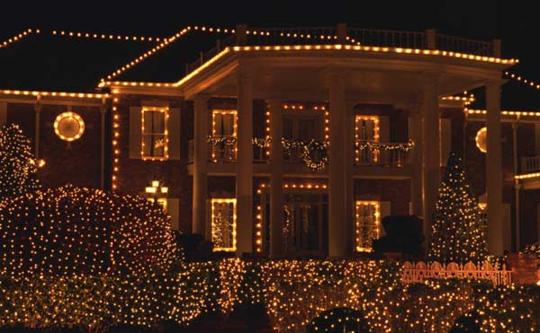 holiday lighting in dallas texas and plano by mercedes' landscape services
